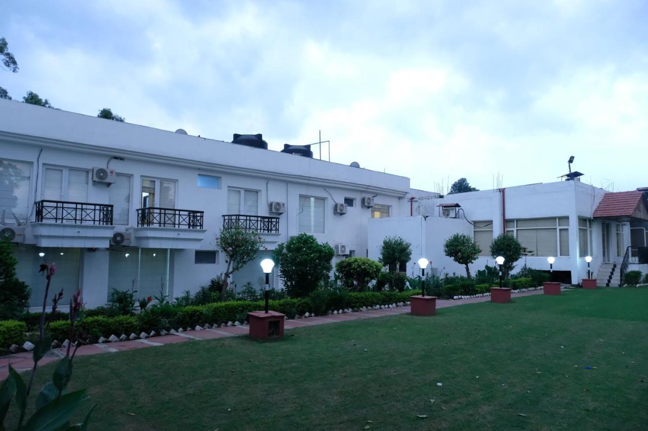 Black Mango Resort Kala Amb Buitenkant foto