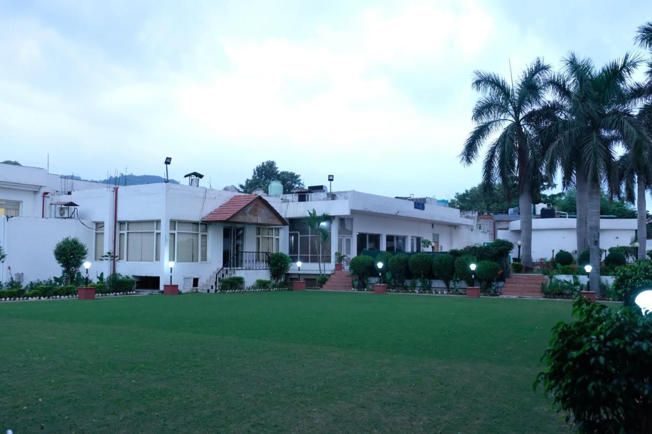 Black Mango Resort Kala Amb Buitenkant foto