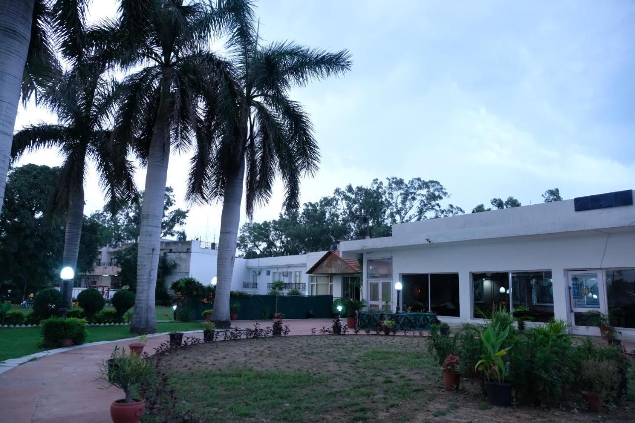Black Mango Resort Kala Amb Buitenkant foto